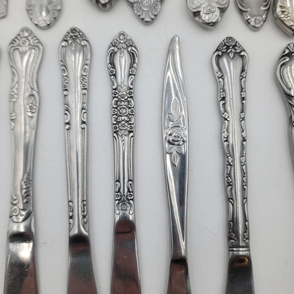 30pc Mixed Lot Dinner Knives Ornate Floral Mismatched Stainless Flatware Crafts